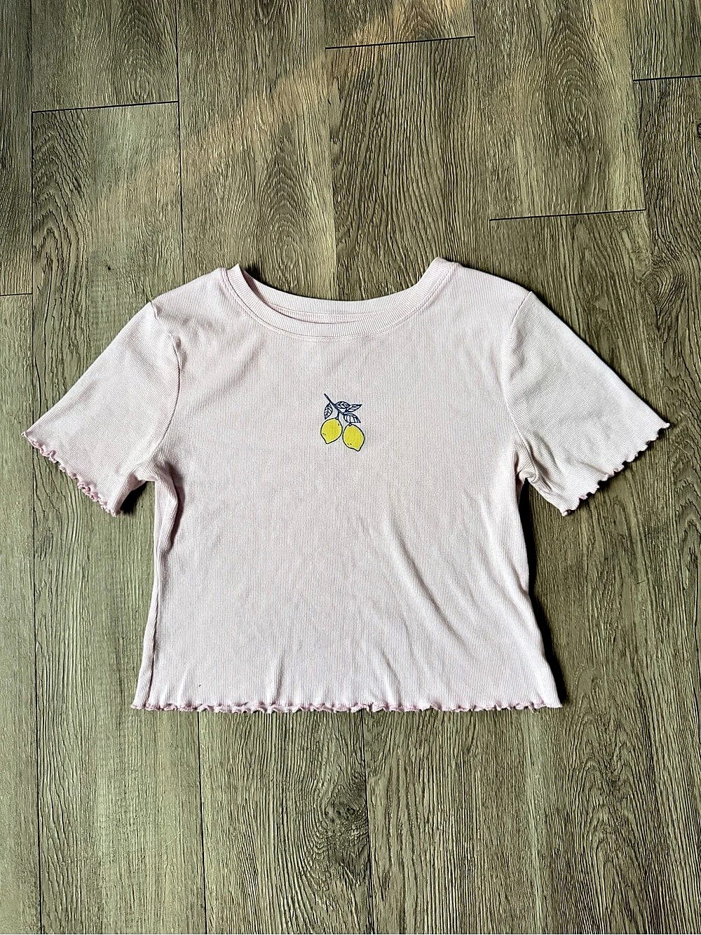 Light pink lemon tee